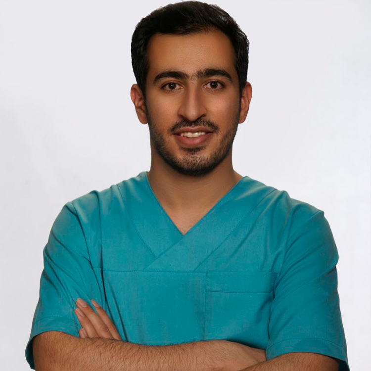 دکتر صابر ایرانی جراح دندانپزشک- درمانگاه شبانه روزی برلیان قرچک