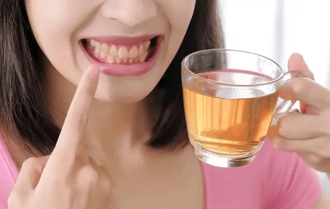 The-effect-of-coffee-on-teeth
